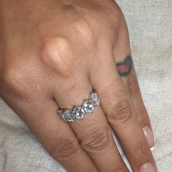 Kendra Scott Silver Women's Ring - Picture 3 of 5